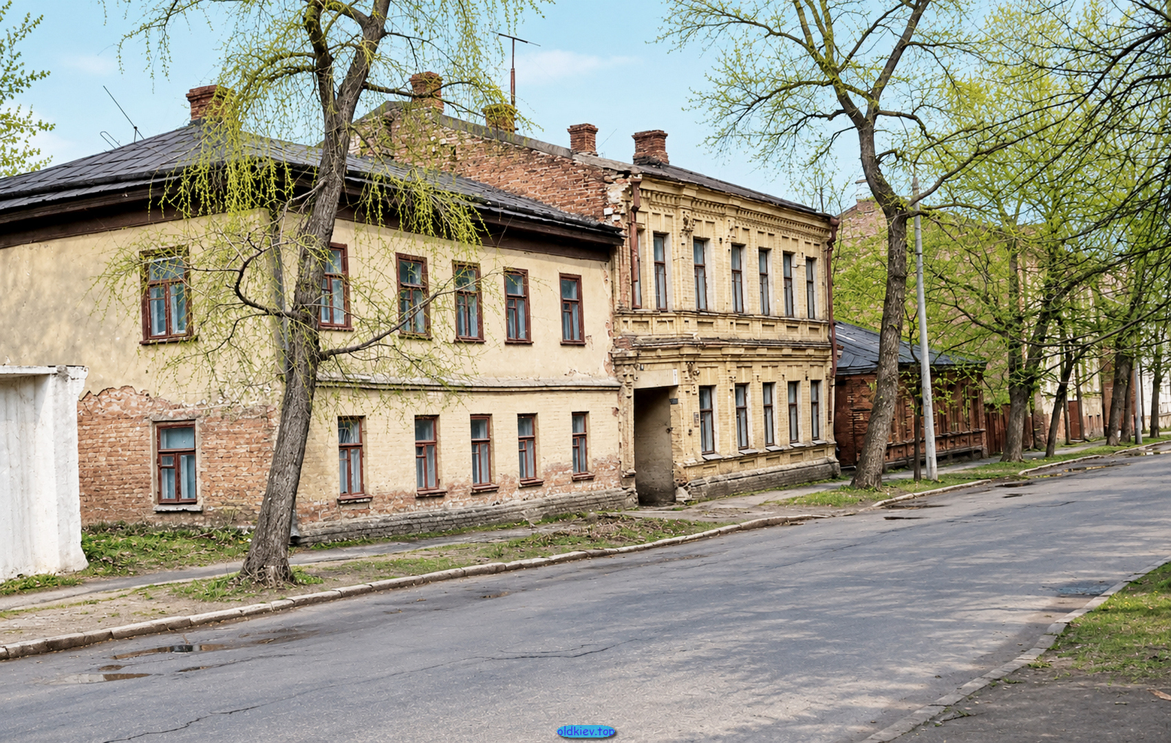 �����