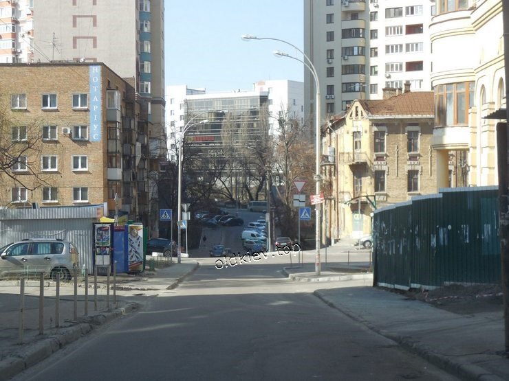 Киев. улица Речная
